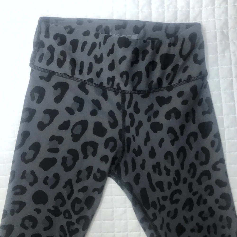 Becco Grey & Black Animal Print Leopard Leggings - Picture 3 of 5